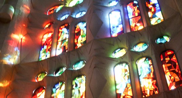 Kirchenfenster als Symbol für Religiosität